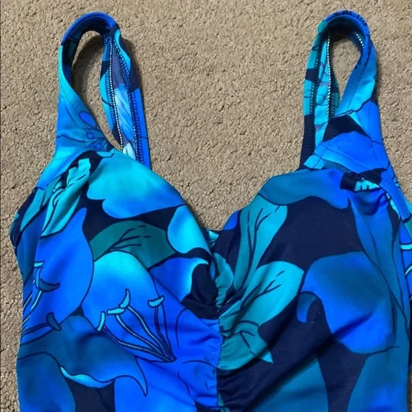 Electric Blue Green Size 12 One Piece Swimsuit with Floral Pattern Beach Summer - Picture 2 of 9